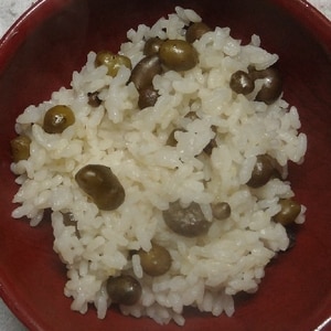 米・塩・むかごだけで作る、むかごご飯